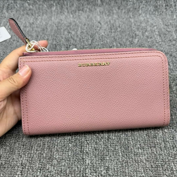 Burberry Handbags - 100% Authentic Burberry Leather Wallet